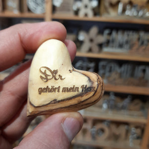 Holzherz aus Olivenholz 4x4x2 cm personalisiertes Geschenk